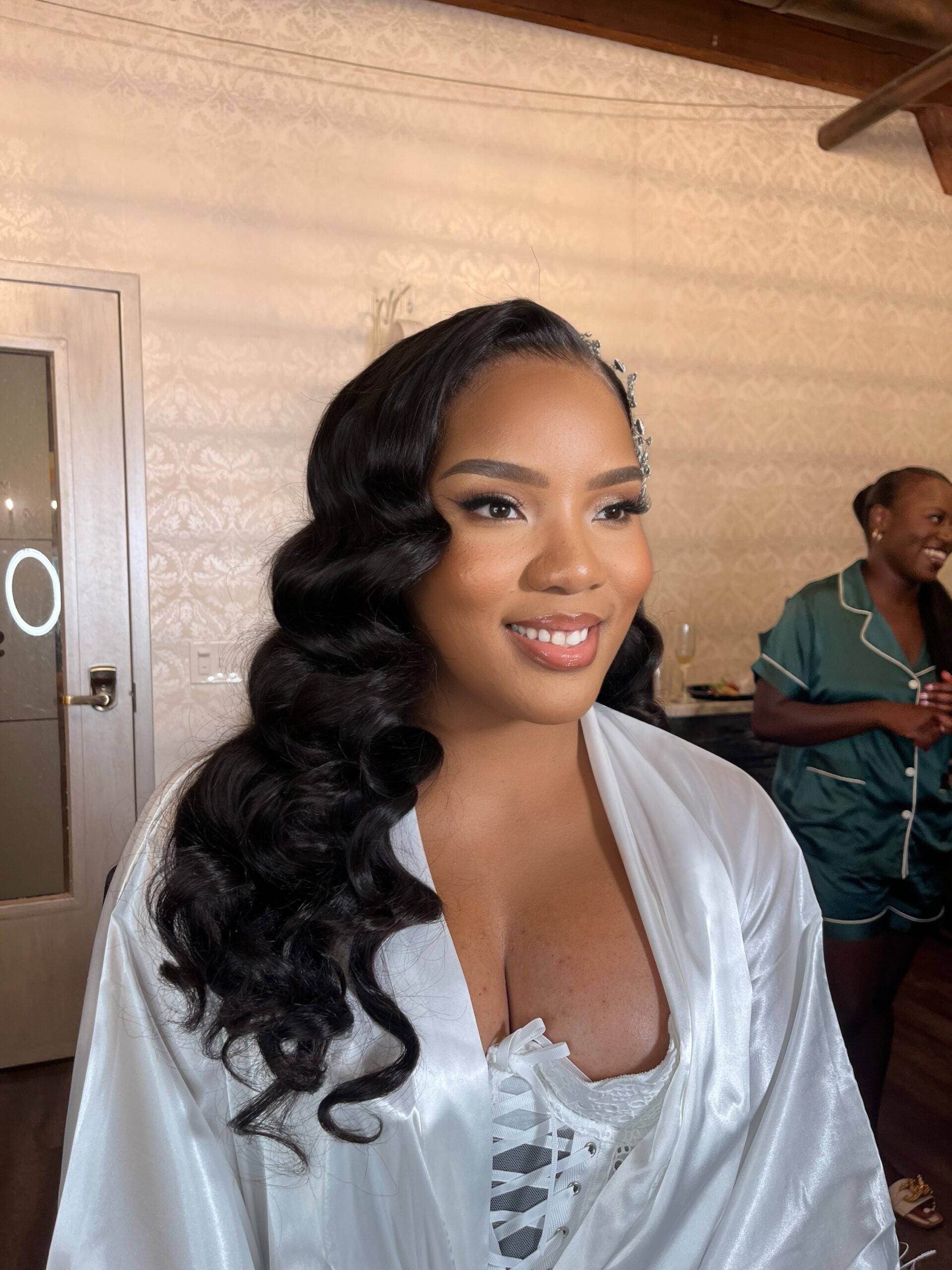 Jessica Bombshell Hollywood Glam HD Lace Frontal Wig image 2
