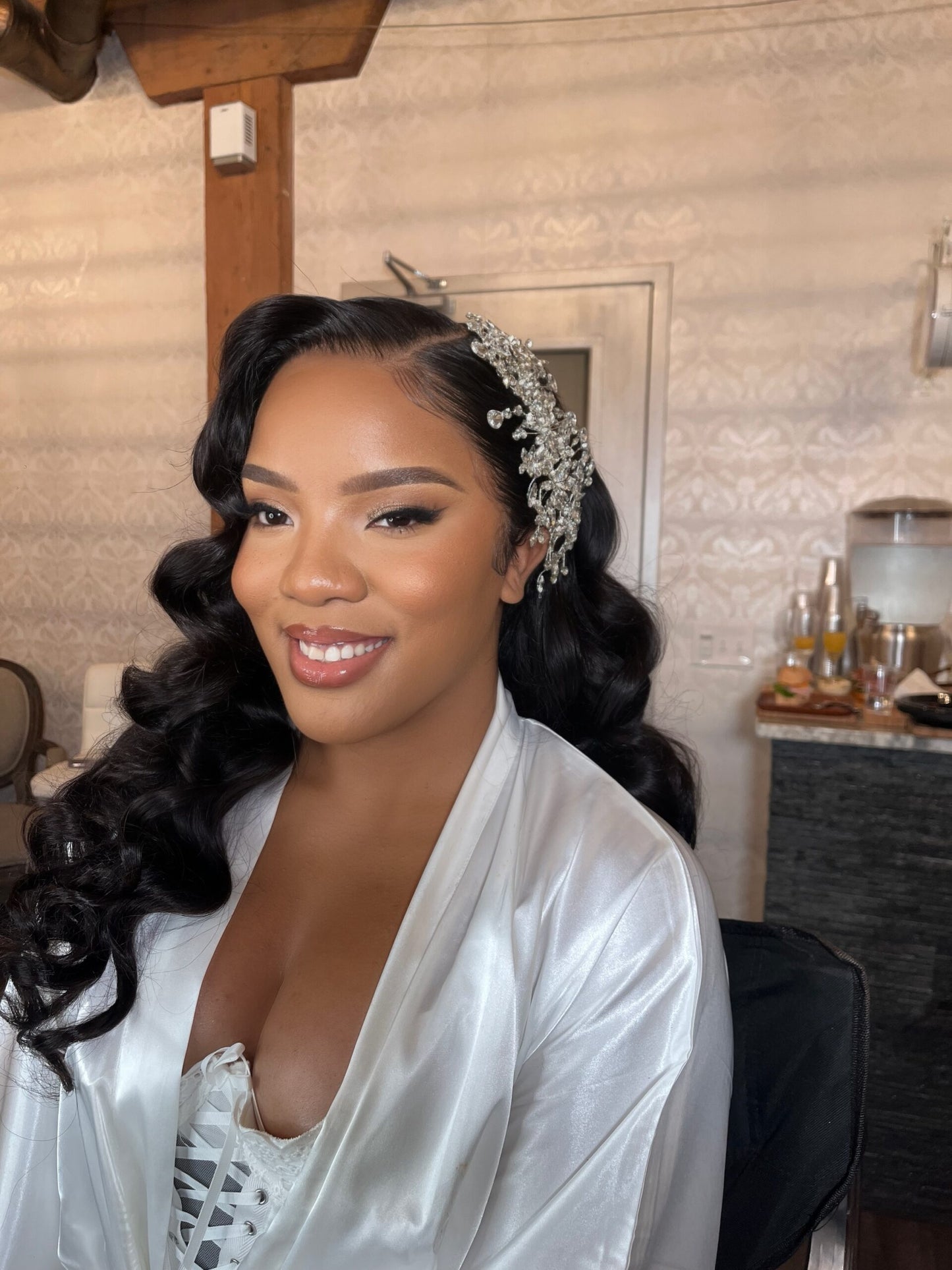 Jessica Bombshell Hollywood Glam HD Lace Frontal Wig image 1